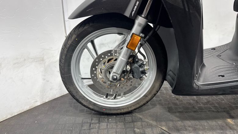 (23MY) Honda SH125i with Top Box